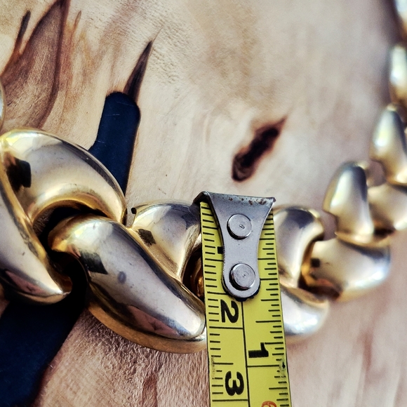 Elegant Gold Chain Necklace - Picture 6 of 6